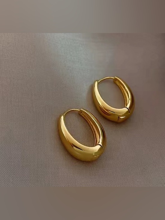 Jewelry - NWT - Gold Chunky Hoop Earrings - Women Jewelry